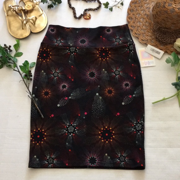 LuLaRoe Dresses & Skirts - ❤Lularoe Cassie Skirt❤i5❤
